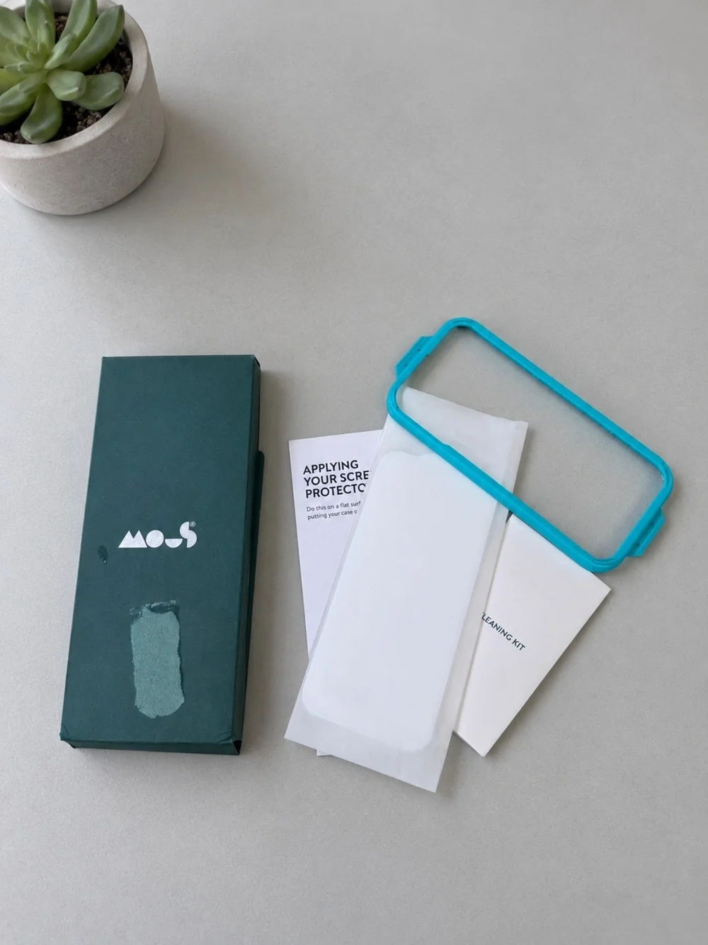 MOUS 2 Pack iPhone 16 tempered glass screen protector Open Box